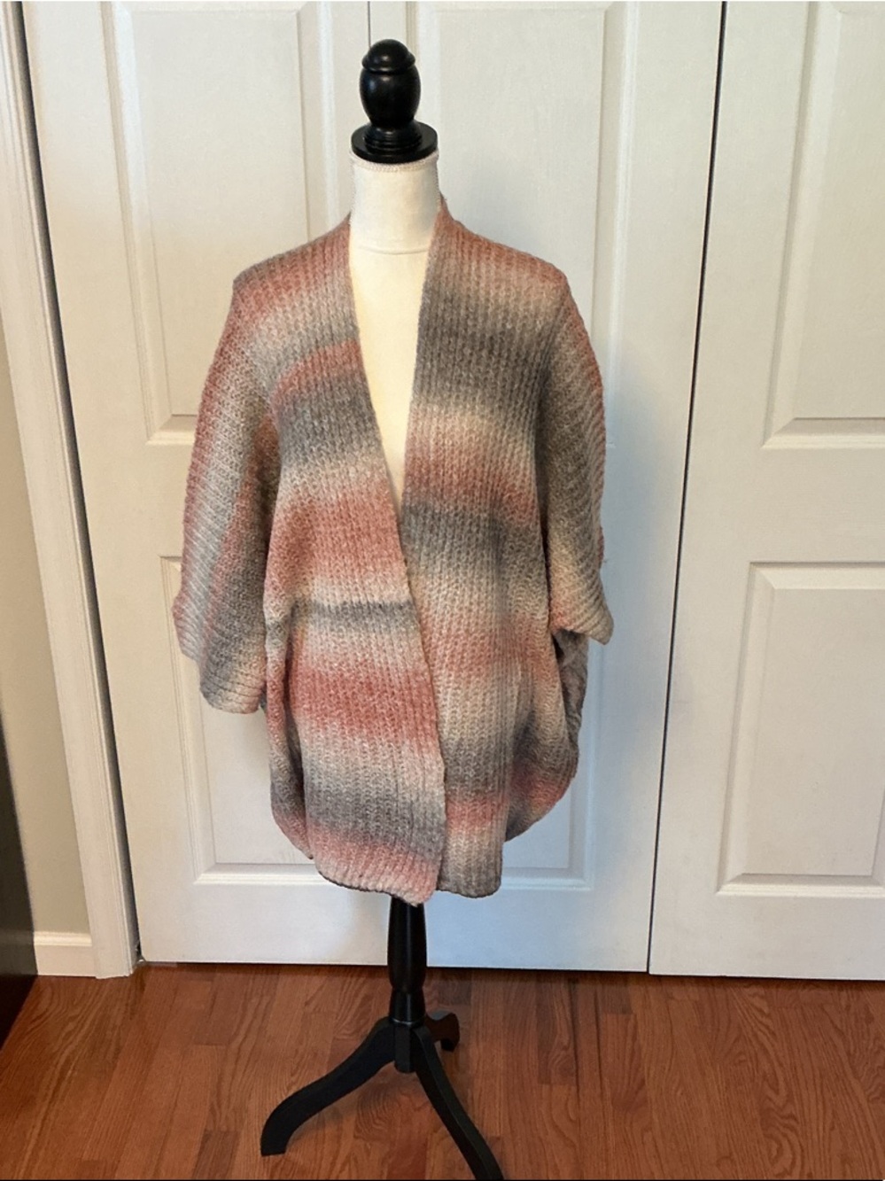 Open-Front Gradient Knit Cardigan Shrug - Pink & Gray